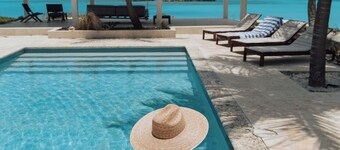 Woodstar Beach House – oceanfront villa with private beach