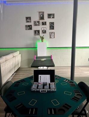 Games room - Caribe | Luxury King bed, Game-room with Balcony rooftop stay (Atlantic City)