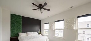 3 bedrooms, desk, free WiFi, bed sheets