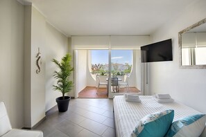 Fer et planche à repasser, Wi-Fi gratuit, draps fournis