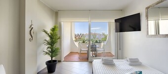 WELCS ESTUDIO PRECIOSO 049 EMP Frente al mar