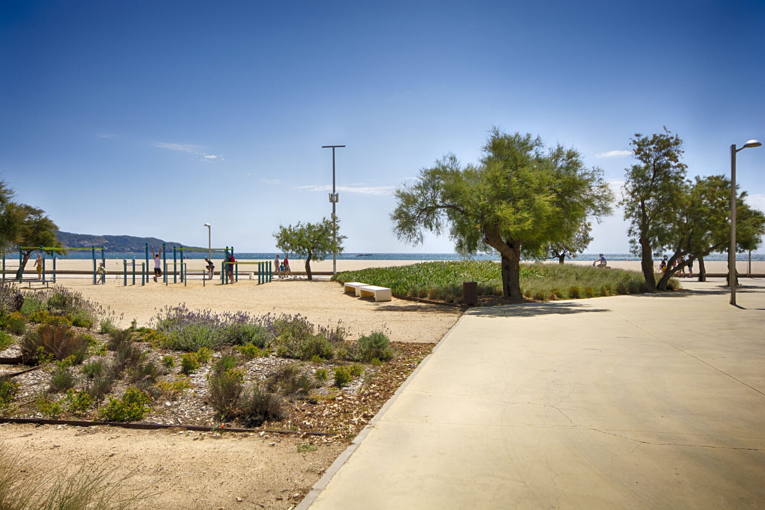 Una spiaggia nelle vicinanze
