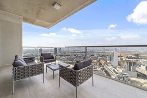 Property grounds - Magical 4BR Penthouse with Spacious Terrace (Dubai)