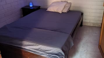 2 bedrooms, WiFi, bed sheets