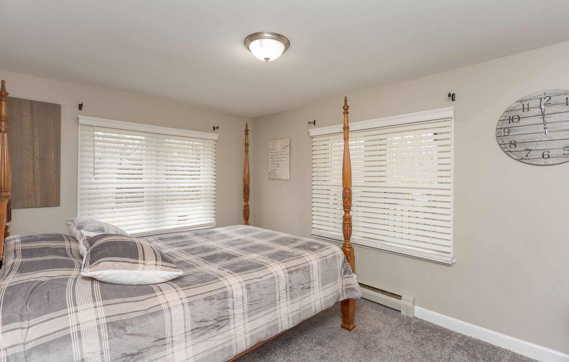 3 Schlafzimmer, Schreibtisch, Bügeleisen/Bügelbrett, WLAN