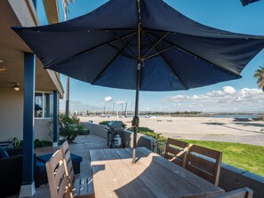 Outdoor dining - Bayfront w/ Large Private Patio | AC | Pet Friendly (San Diego)