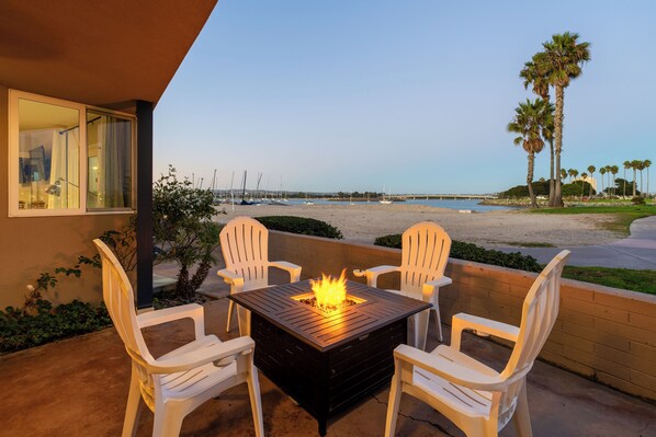 Terrace/patio - Bayfront w/ Large Private Patio | AC | Pet Friendly (San Diego)