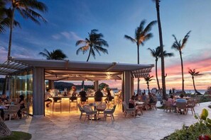 Bar (on property) - SEArider TWO at Turtle Bay (1 bedroom / 1 bath) (Kahuku)