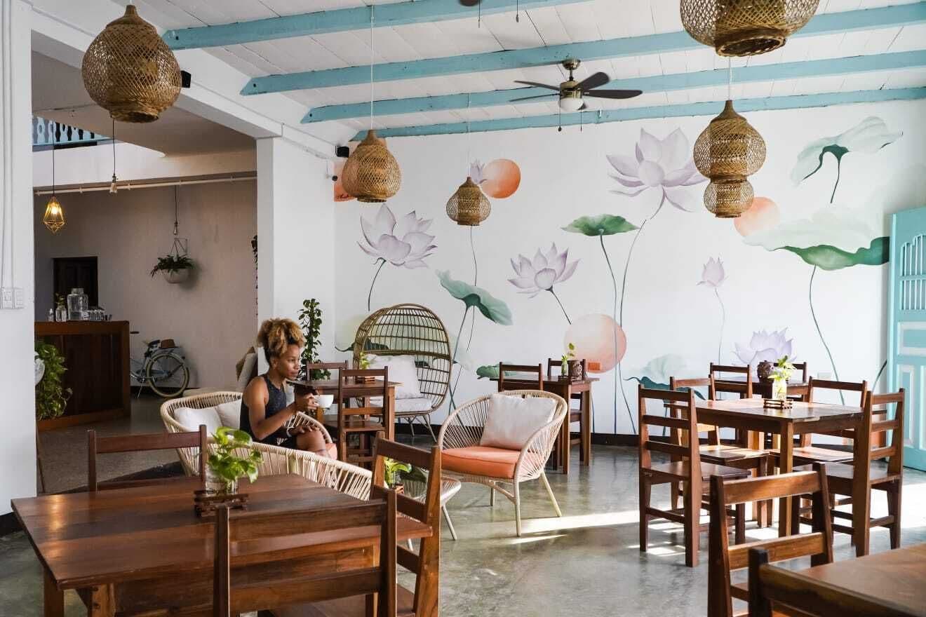 Café da manhã feito na hora grátis todos os dias