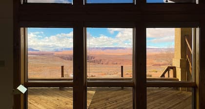 Rimview Lake Powell Home-Stunning views and a spacious family friendly home!