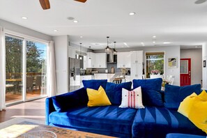 Smart TV, fireplace, offices