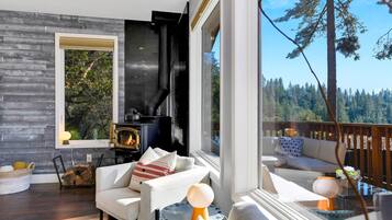 Smart TV, fireplace, offices