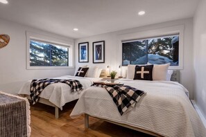 4 bedrooms, desk, iron/ironing board, WiFi