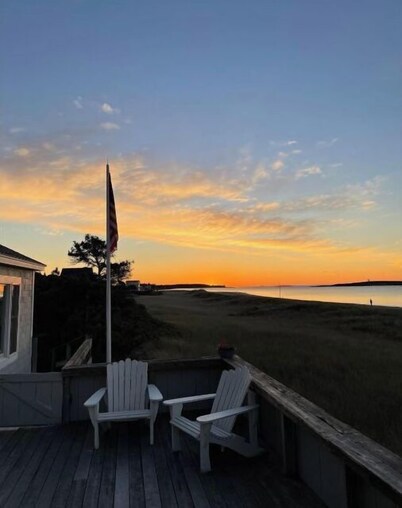 Popham Beach Oceanfront Cottage, 4 bedrooms, 2.5 bath, +outdoor shower, sleeps 9