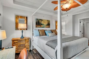 3 bedrooms, desk, iron/ironing board, free WiFi