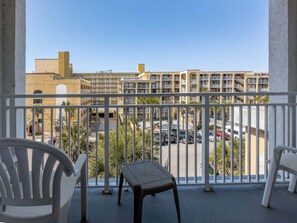 Property grounds - Beautifully Updated Ocean View Studio! Sea Mist 50503 (Myrtle Beach)