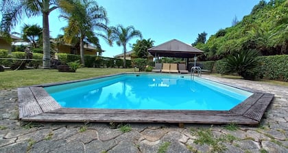 Bungalow romantique avec vue imprenable et piscine