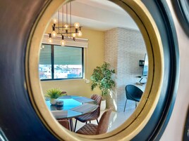 Iberika 99 | Zona de estar | Televisión de plasma de 50 pulgadas con canales digitales