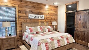 7 bedrooms, desk, iron/ironing board, travel crib