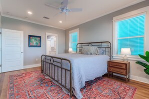 3 chambres, fer et planche à repasser, Wi-Fi gratuit, draps fournis