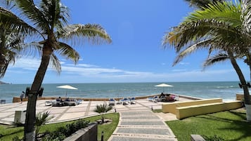 321625695 | Terraza o patio