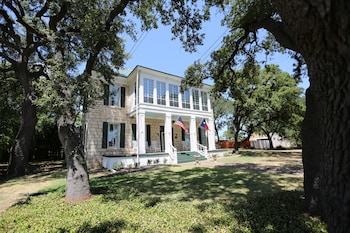 Bryn Oaks Bed and Breakfast