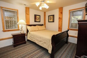 5 bedrooms, internet, bed sheets