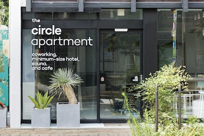 the circle apartment