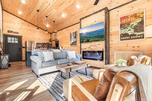 Smart TV, chimenea y videojuegos 