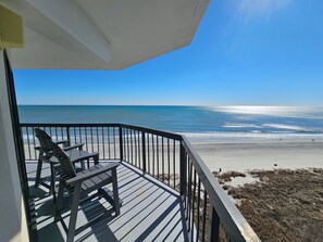 Property grounds - Beautiful Oceanfront Top-Floor Condo, Pool, Beach View, (North Myrtle Beach)