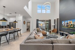 TV connectée, jeux vidéo, baby-foot, livres