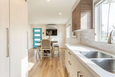 Velvet Sand II by AvantStay | Steps to Newport Beach