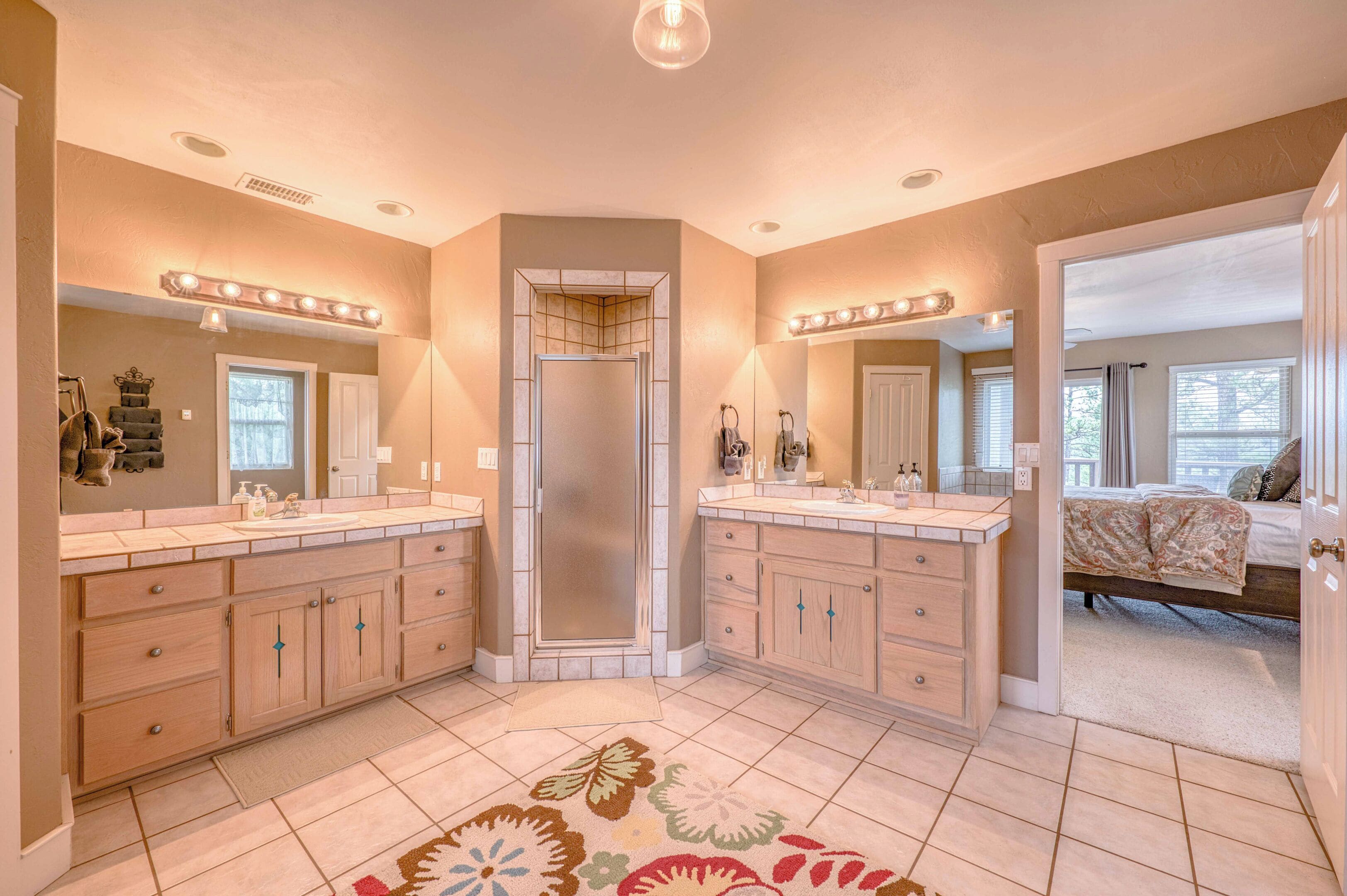 4 chambres, fer et planche à repasser, Wi-Fi gratuit, draps fournis