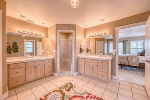 4 camere, ferro/asse da stiro, Wi-Fi gratuito, lenzuola