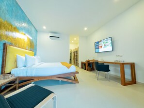 King Room with Garden View (Adults Only) | Minibar, desk, iron/ironing board, free WiFi - Pearl Sunset Resort, Sunset Moments, Adults Only (Gili Trawangan)