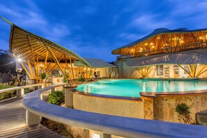 2 piscinas al aire libre