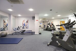 Fitness facility - Open plan Hackney 1BR nr shops & restaurants, by Blueground (London)