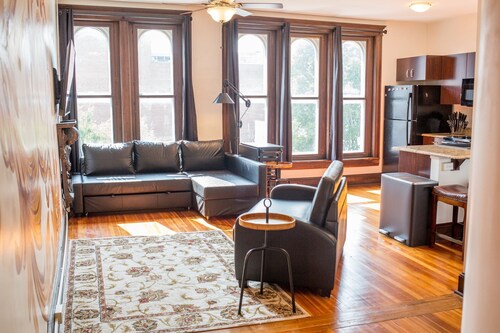 Luxury Apartment w/ KING Bed on Market Street in the Heart of Historic Frederick