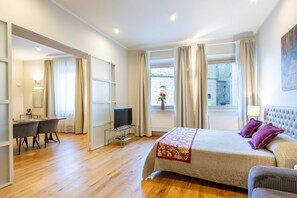 1 bedroom, desk, iron/ironing board, WiFi