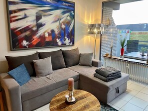 Unclassified image, 3 of 13, button