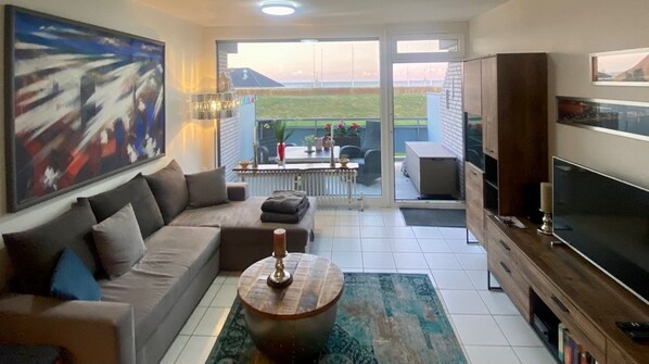 Televisión, tenis de mesa y estéreo 