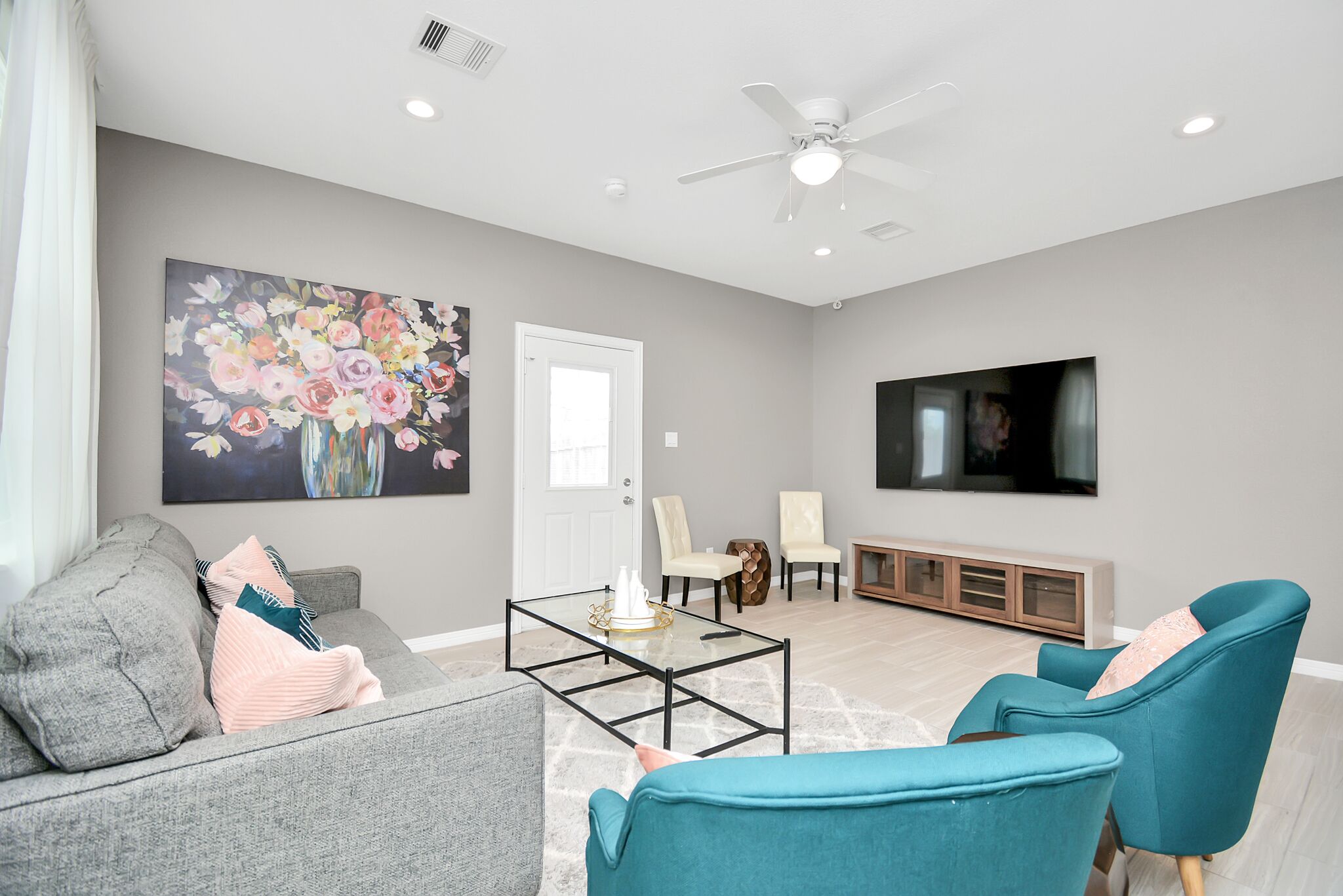 Spacious/6BR/6BTH/Duplex/Downtown