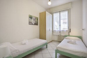 2 chambres, fer et planche Ă repasser, Wi-Fi, draps fournis