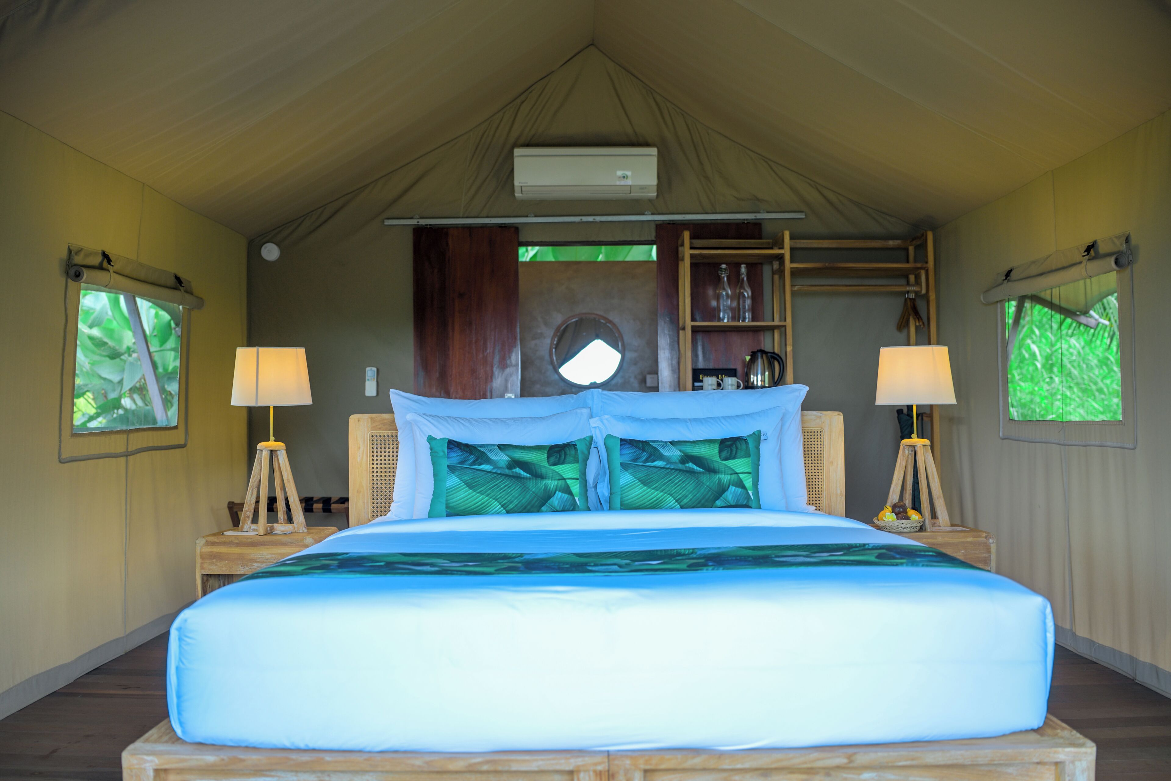 Kaura Pavilion | ห้องน้ำ | ฝักบัว, เรนชาวเวอร์, ของใช้ในห้องน้ำฟรี, เสื้อคลุมอาบน้ำ