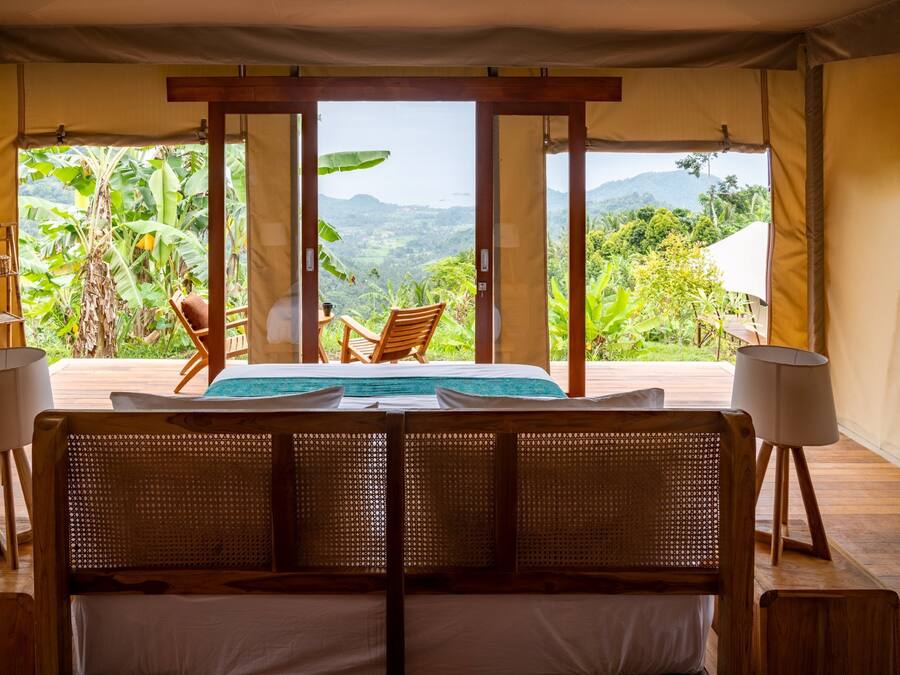 Caja de seguridad en la habitación, wifi gratis y ropa de cama