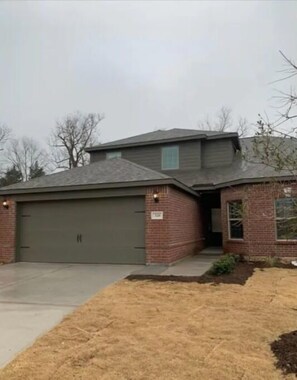 Exterior - Beautiful, Large 4 bedroom Home in Anna Tx (Anna)