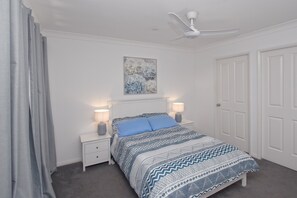 3 chambres, fer et planche à repasser, lit parapluie, Wi-Fi gratuit