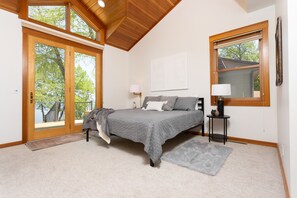 5 bedrooms, WiFi, bed sheets