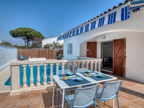 Outdoor dining - Lovely house with private pool close to the beach. HUTG-067003 (l'Escala)