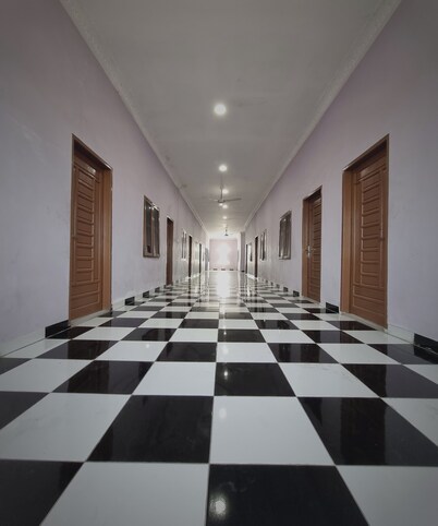 EXPRESS O 91979 Penginapan Tondong Ta